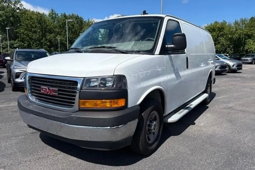 2023 Gmc Savana Cargo 2500 photo 1