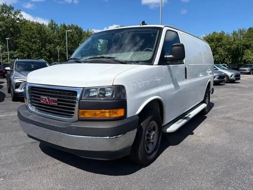 2023 Gmc Savana Cargo 2500 photo 1