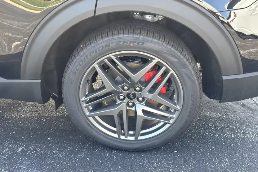 2025 Ford Explorer ST photo 1
