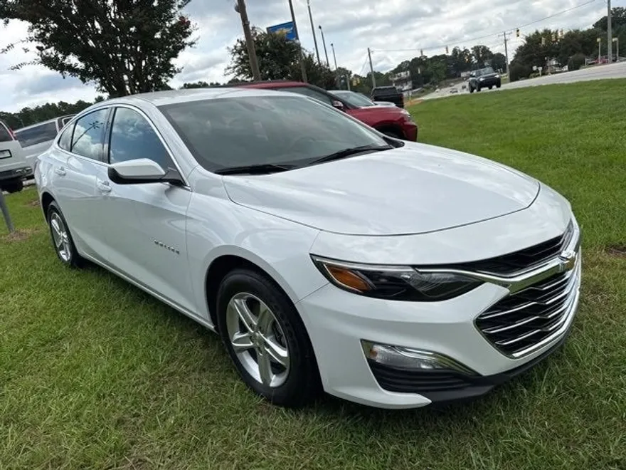 2024 Chevrolet Malibu LS photo 1