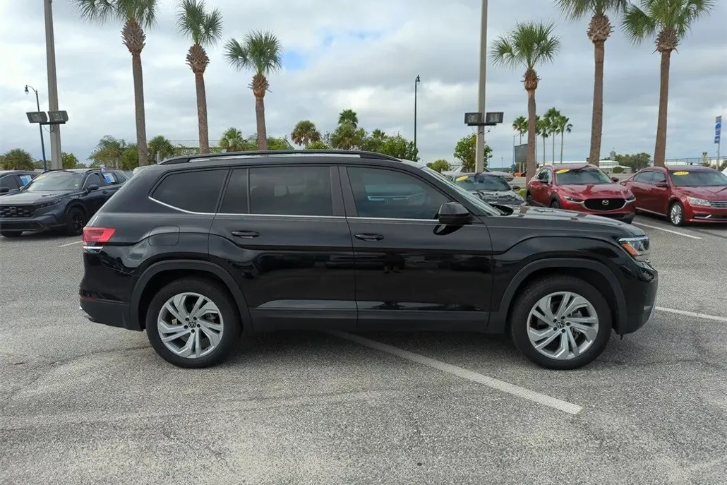 2022 Volkswagen Atlas V6 SE Technology photo 1