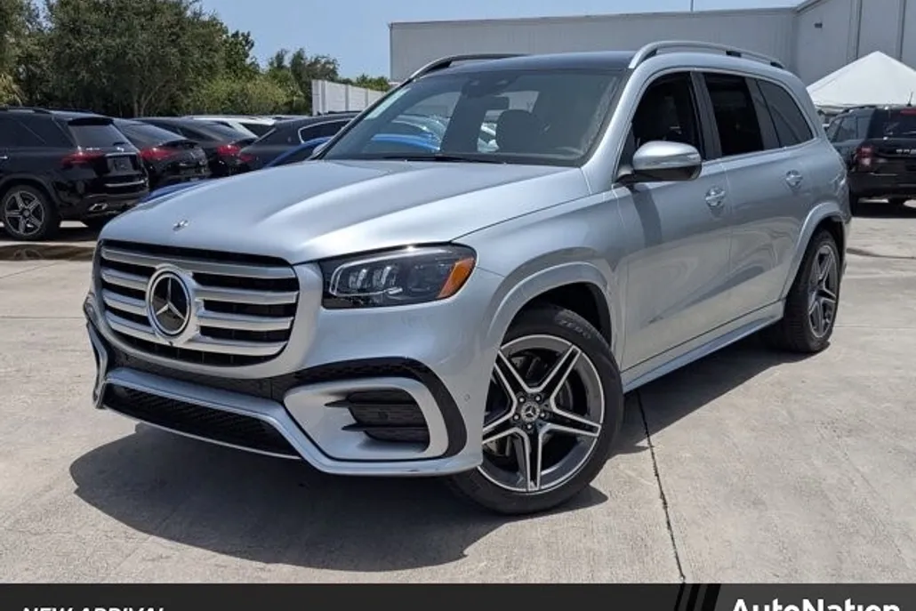 2025 Mercedes Benz GLS 450 4MATIC photo 1