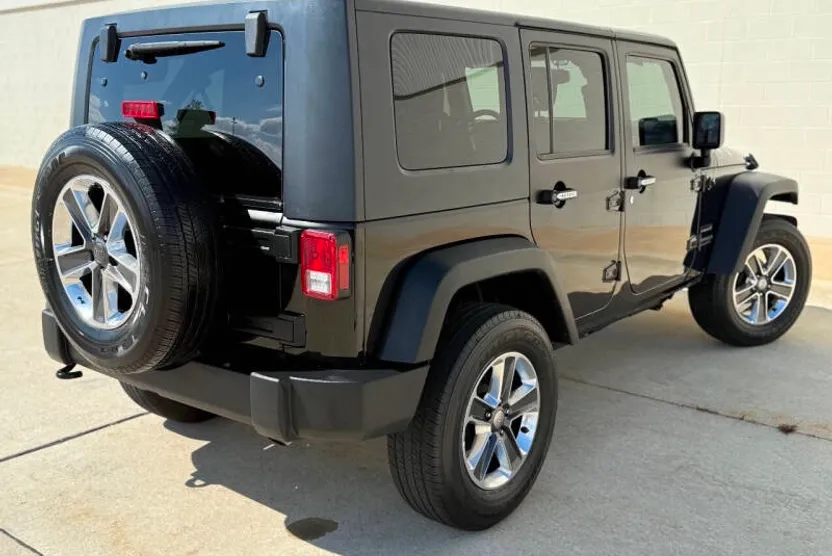2015 Jeep Wrangler Unlimited Freedom photo 1