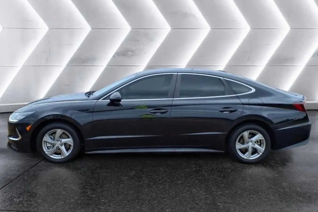 2020 Hyundai Sonata SE photo 1