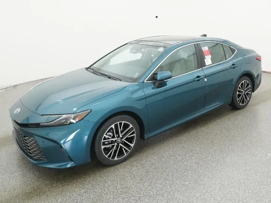 2026 Toyota Camry XLE photo 1