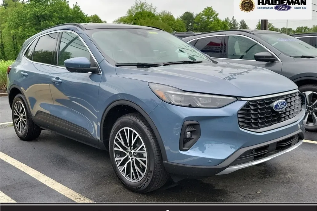 2024 Ford Escape Base photo 1