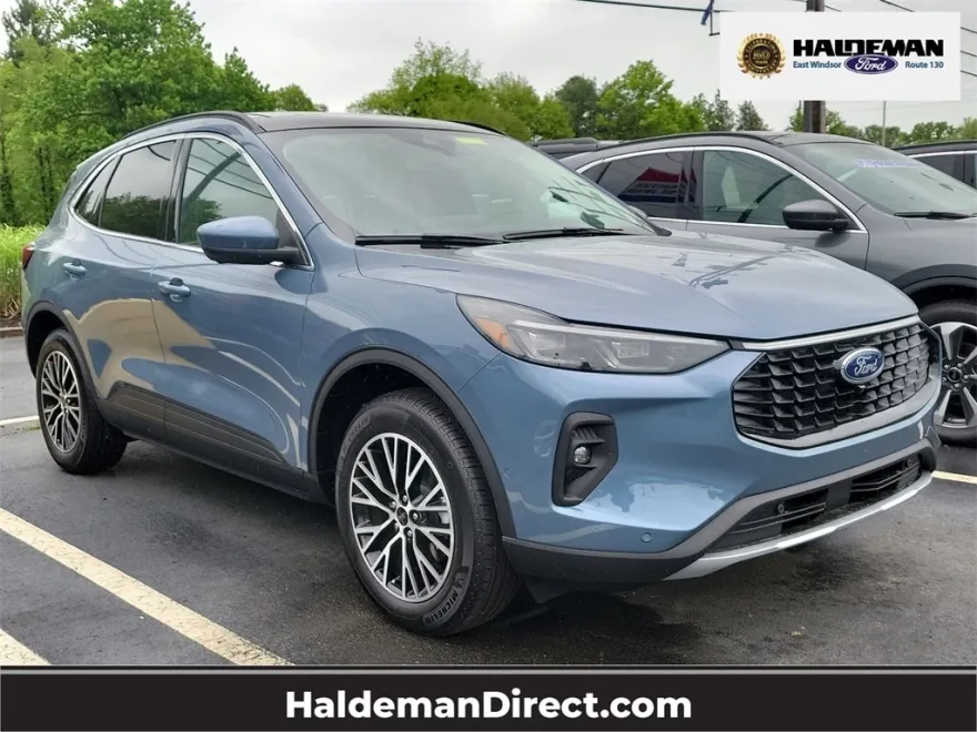 2024 Ford Escape Base photo 1