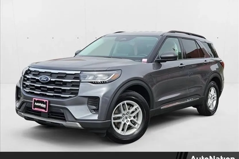 2025 Ford Explorer photo 1
