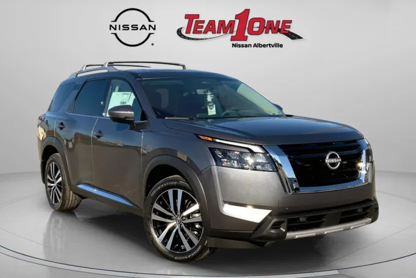2025 Nissan Pathfinder Platinum photo 1