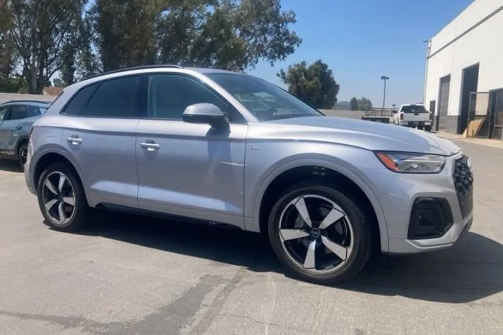 2023 Audi Q5 S line Premium Plus photo 1