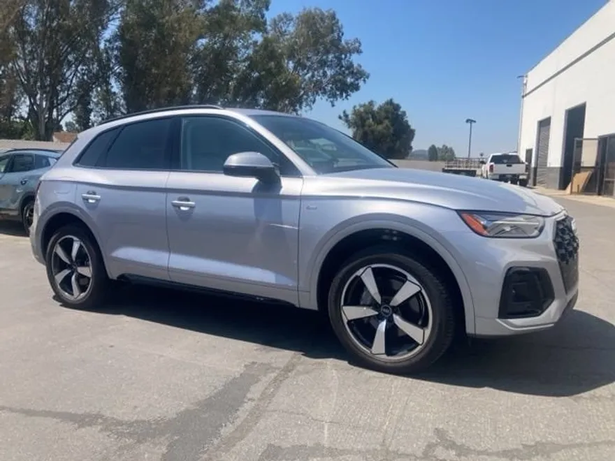 2023 Audi Q5 S line Premium Plus photo 1