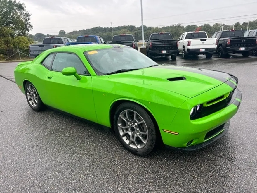2017 Dodge Challenger GT photo 1