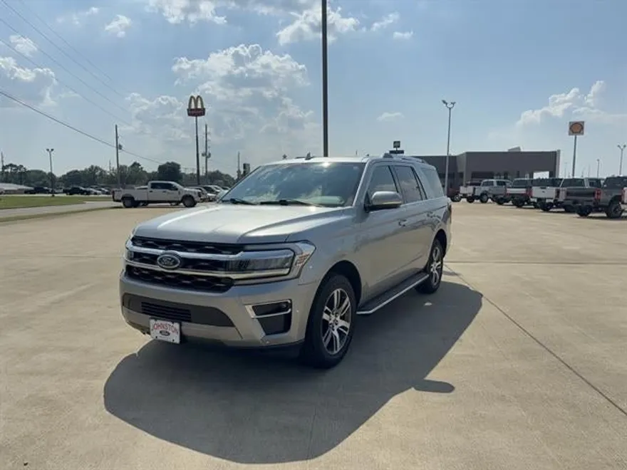 2023 Ford Expedition Limited photo 1