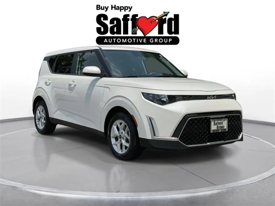 2023 Kia Soul LX photo 1