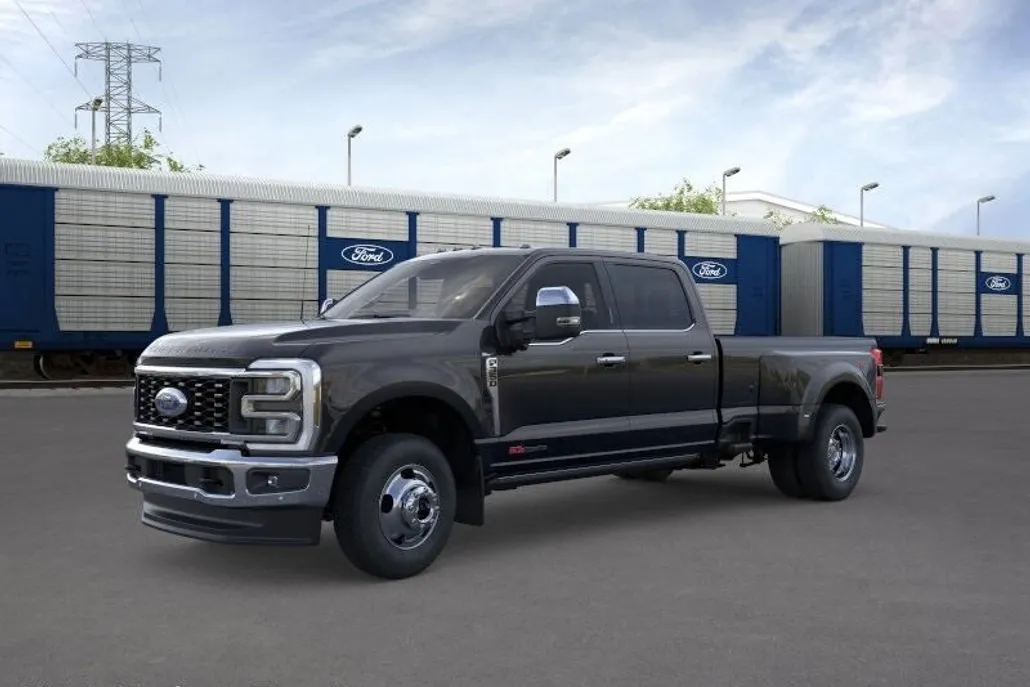 2025 Ford F-350 King Ranch photo 1