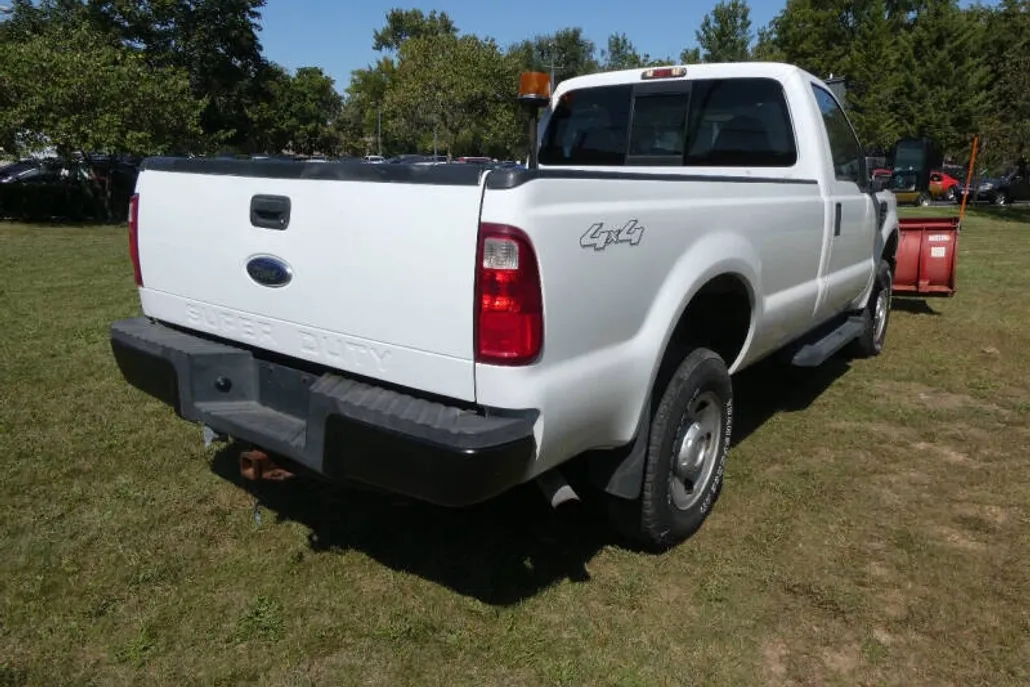 2009 Ford F-250 XL photo 1