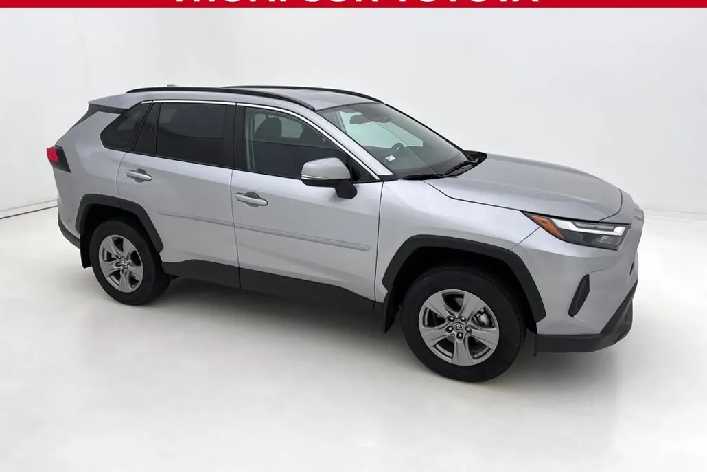 2024 Toyota RAV4 XLE photo 1