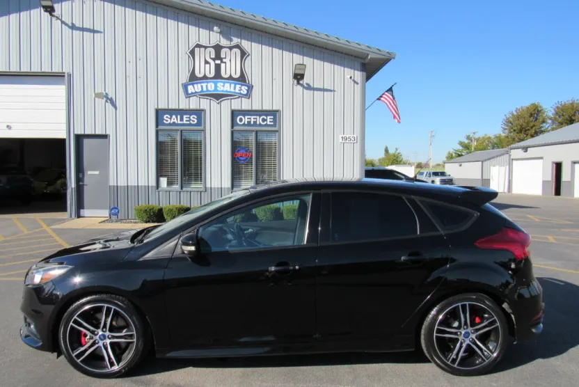 2018 Ford Focus ST photo 1