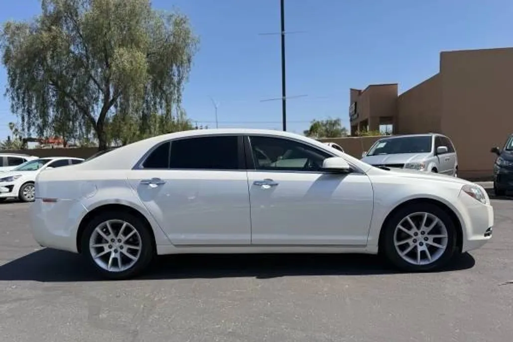 2012 Chevrolet Malibu LTZ photo 1