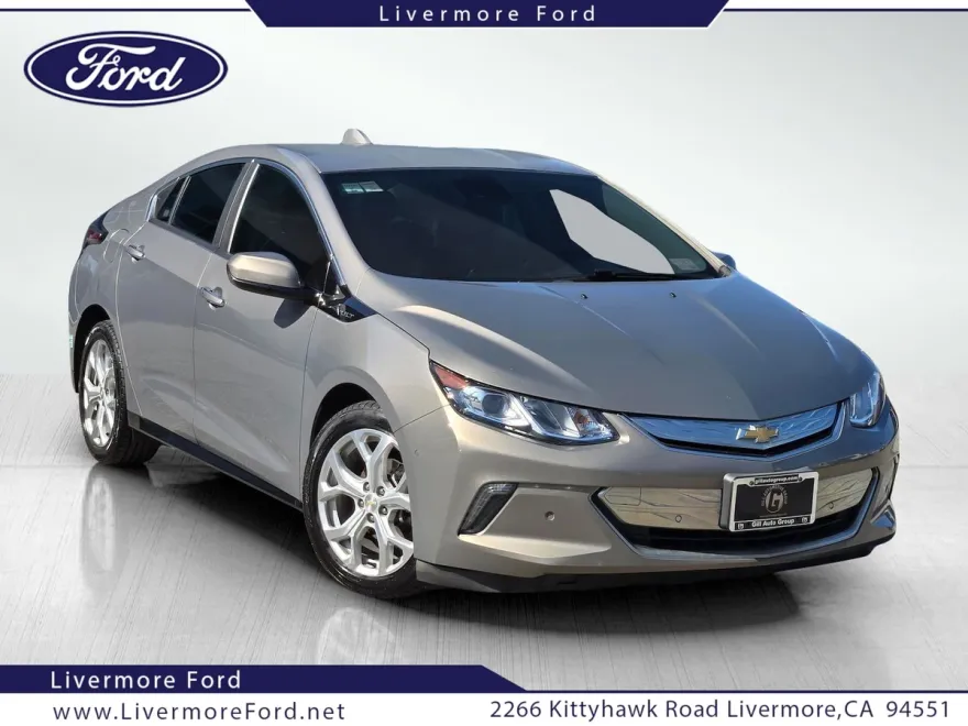 2017 Chevrolet Volt Premier photo 1
