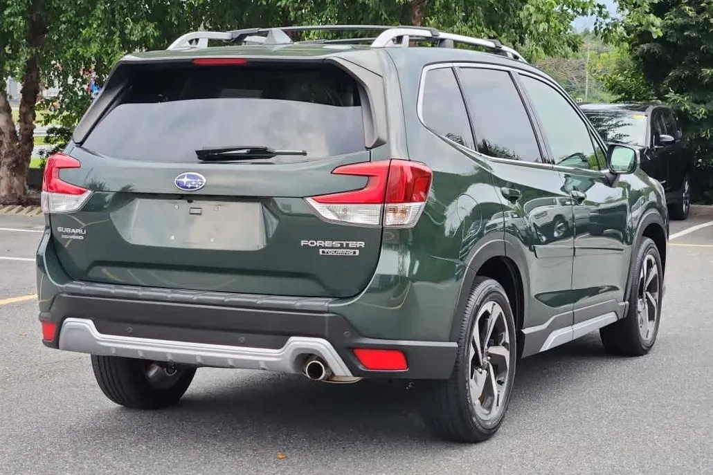 2022 Subaru Forester Touring photo 1