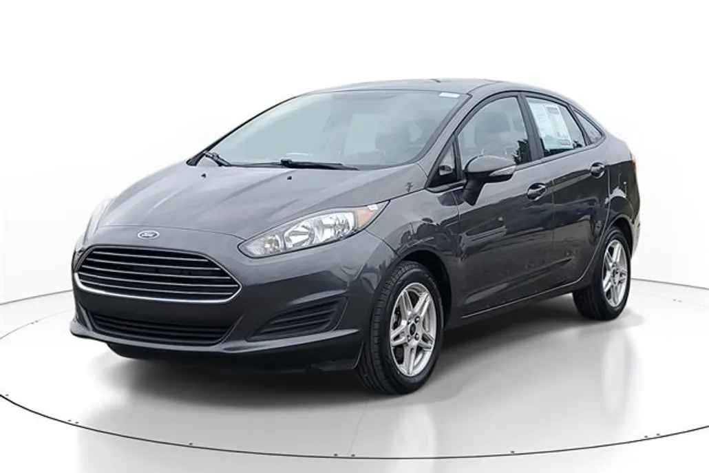 2017 Ford Fiesta SE photo 1