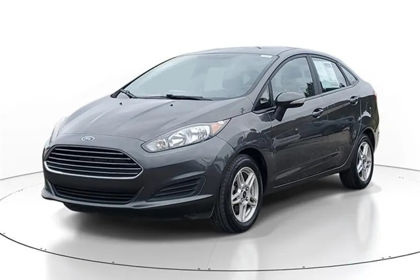 2017 Ford Fiesta SE photo 1