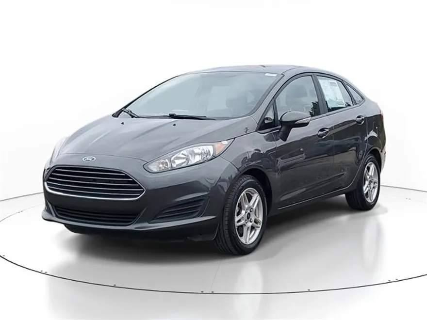 2017 Ford Fiesta SE photo 1