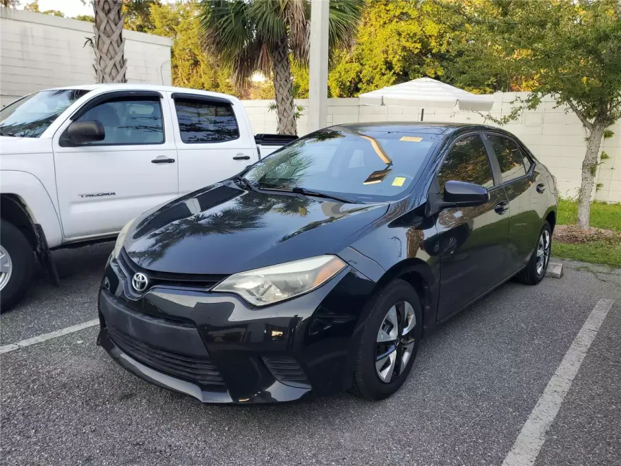 2015 Toyota Corolla L photo 1