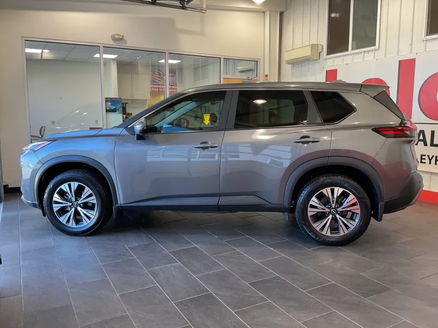 2023 Nissan Rogue SV photo 1