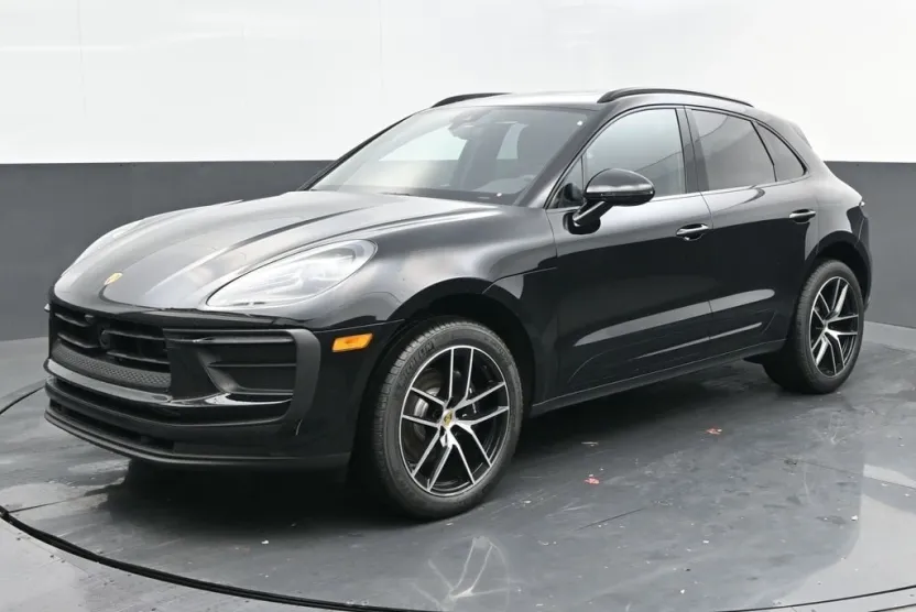2025 Porsche Macan Base photo 1