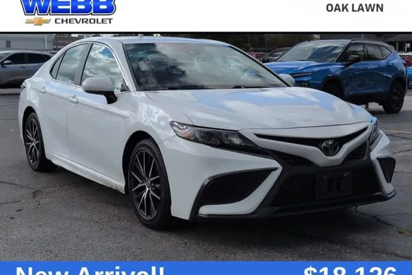 2021 Toyota Camry SE photo 1