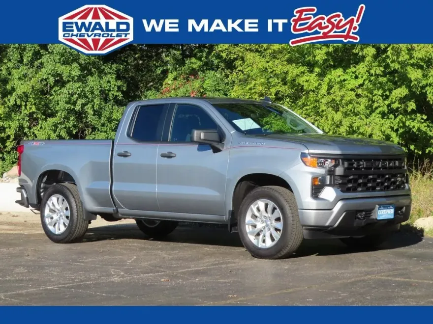2024 Chevrolet Silverado 1500 Custom photo 1