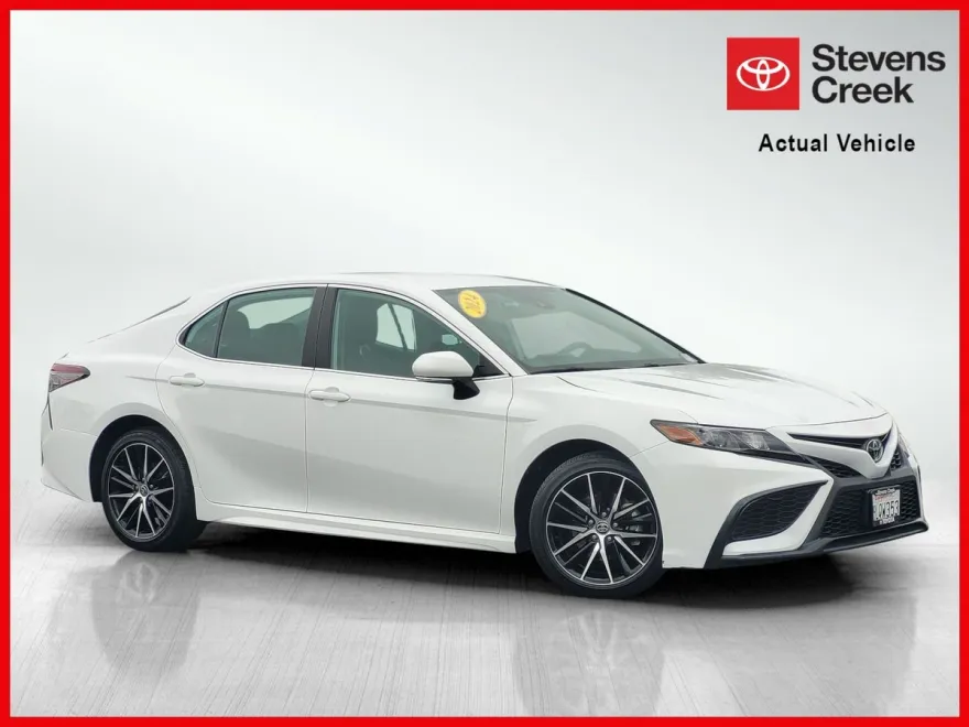 2024 Toyota Camry SE photo 1