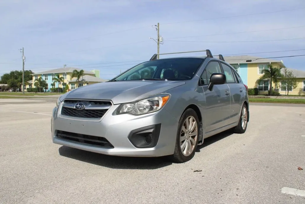 2013 Subaru Impreza 2.0i photo 1