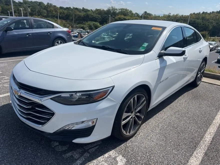 2022 Chevrolet Malibu 1LT photo 1