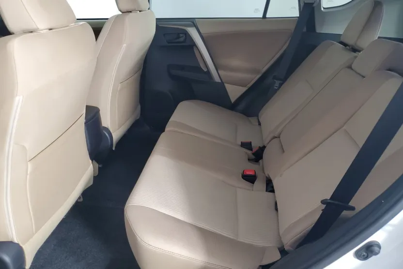2013 Toyota RAV4 XLE photo 1
