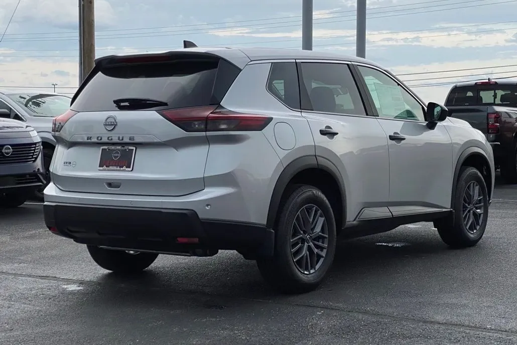 2025 Nissan Rogue S photo 1