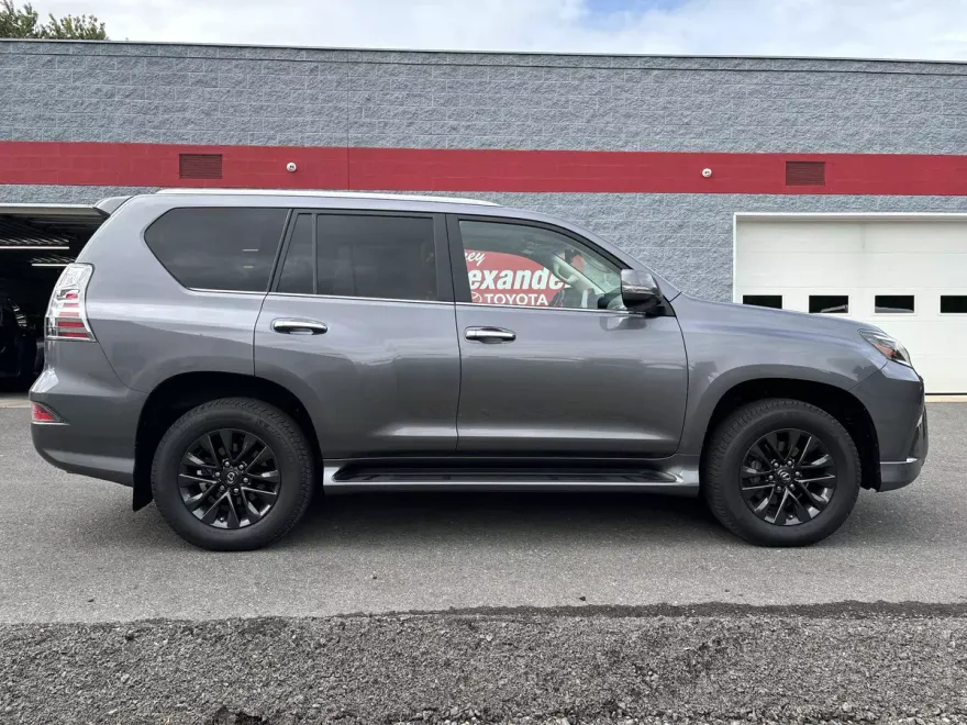 2022 Lexus GX 460 Premium photo 1