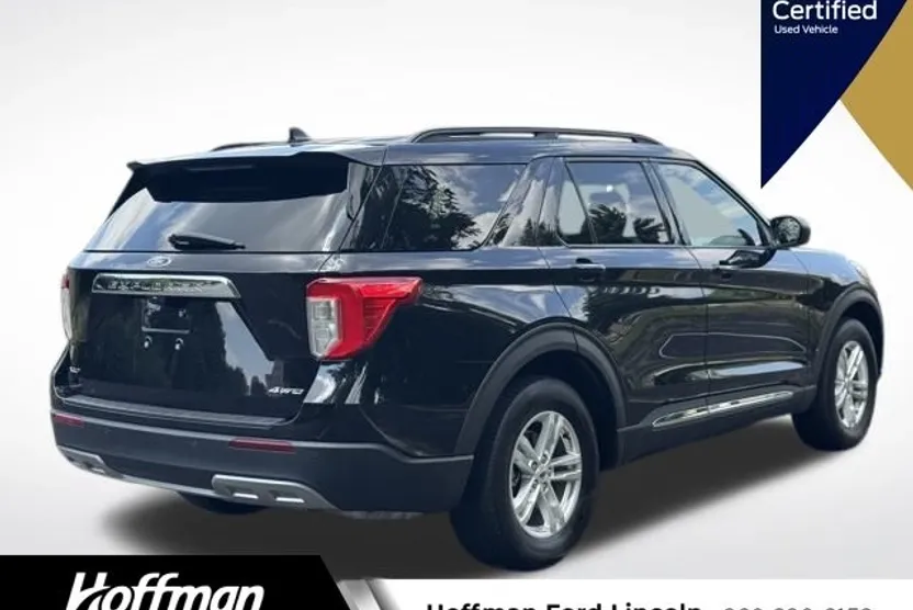 2022 Ford Explorer XLT photo 1