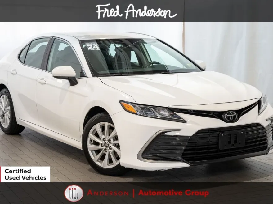 2024 Toyota Camry LE photo 1