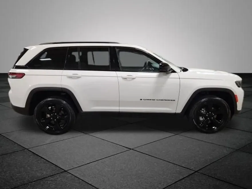 2023 Jeep Grand Cherokee Limited photo 1