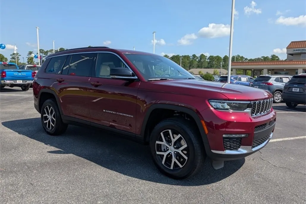 2025 Jeep Grand Cherokee Limited photo 1
