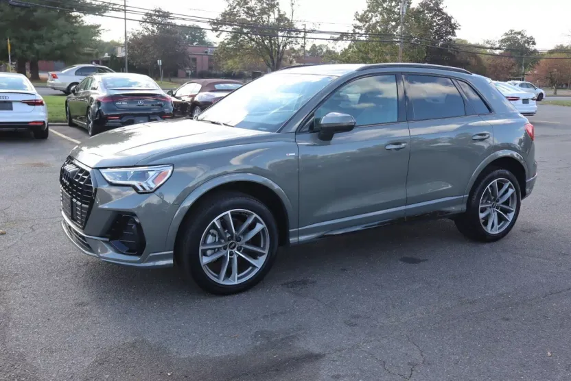 2025 Audi Q3 S line Premium 45 TFSI photo 1