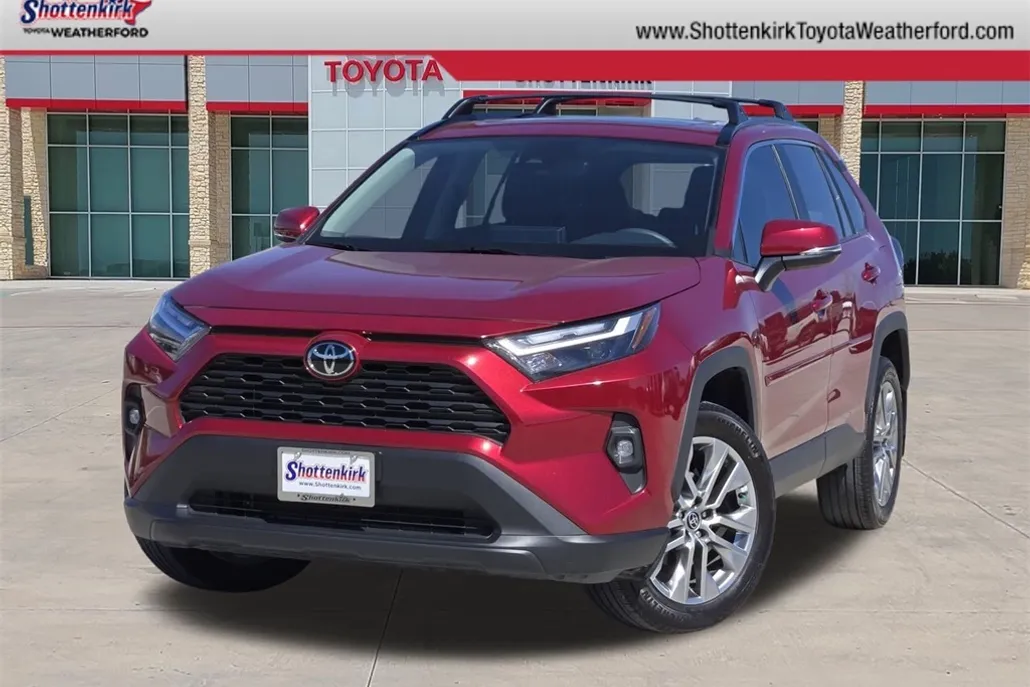 2023 Toyota RAV4 XLE Premium photo 1