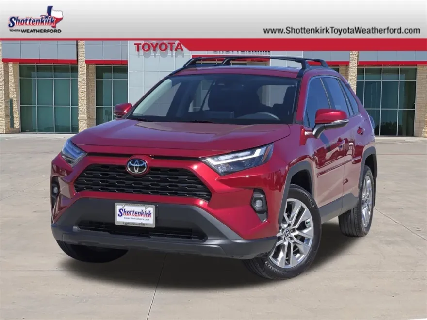 2023 Toyota RAV4 XLE Premium photo 1