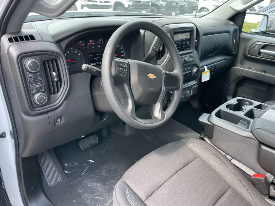 2025 Chevrolet Silverado 1500 Custom photo 1
