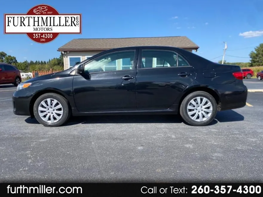 2012 Toyota Corolla LE photo 1
