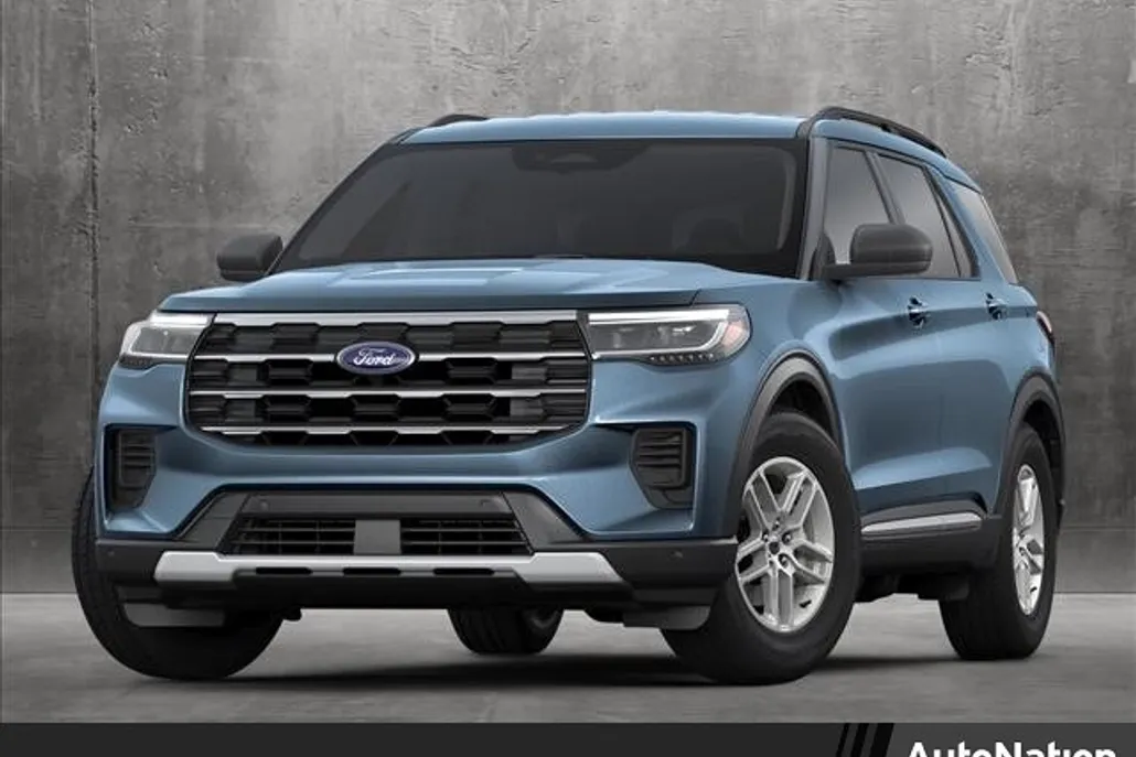 2025 Ford Explorer photo 1