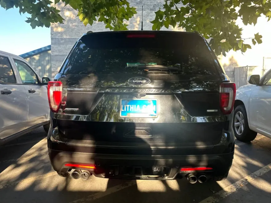2019 Ford Explorer Sport photo 1